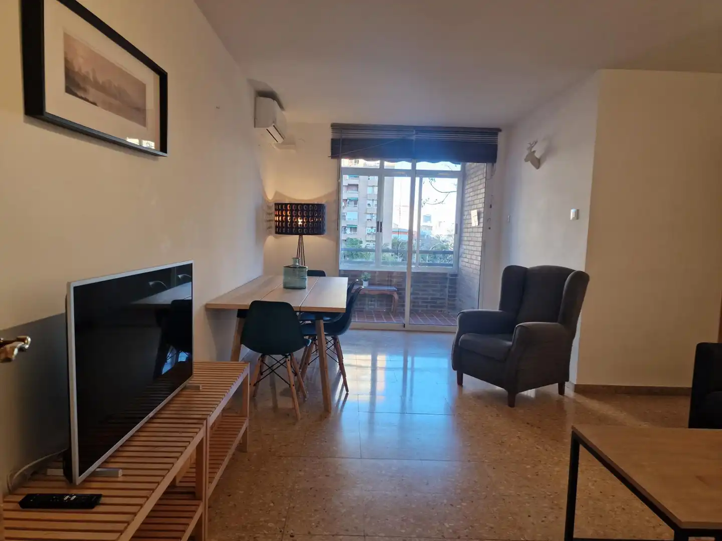 Sala d'estar de Pis de lloguer en Valencia amb Aire condicionat, Calefacció i Terrassa