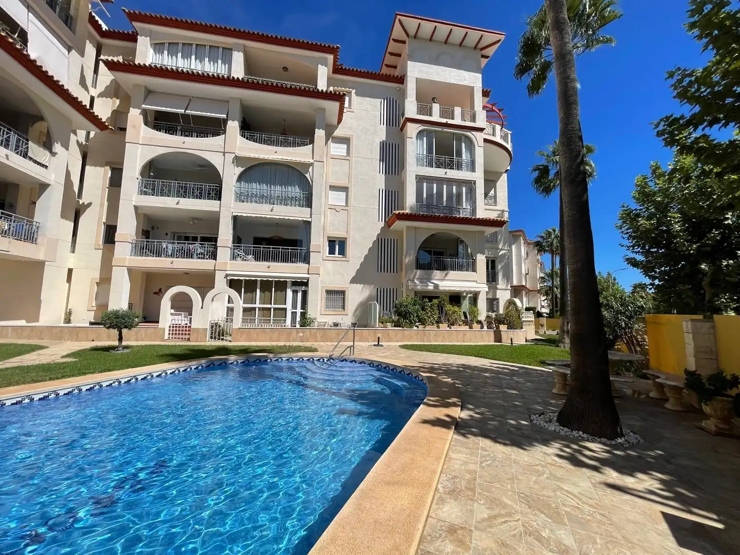 Apartment with pool for sale in L'Albir