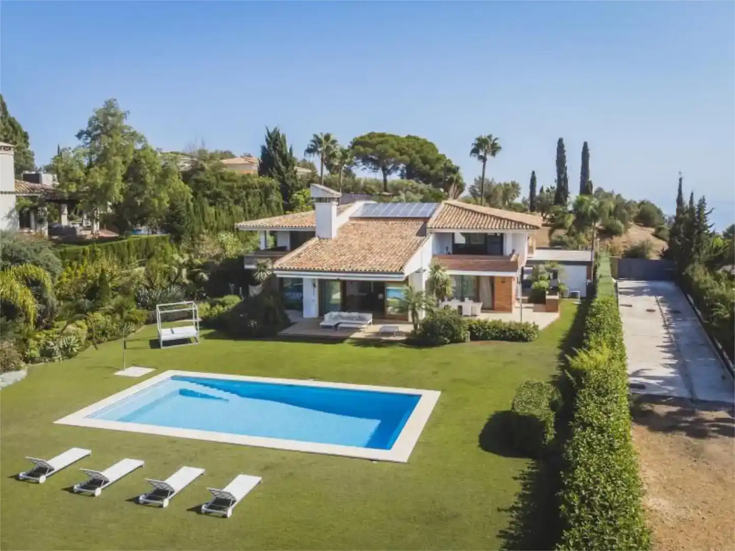 Jardí de Casa o xalet en venda en Marbella amb Aire condicionat, Piscina i Balcó
