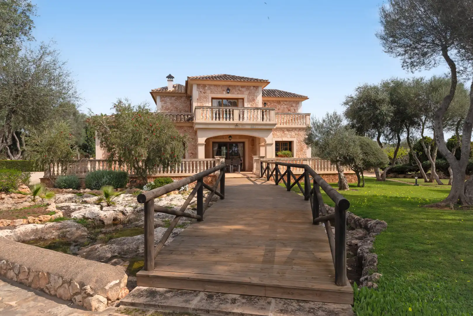 Vista exterior de Finca rústica en venda en Llucmajor amb Aire condicionat, Calefacció i Jardí privat