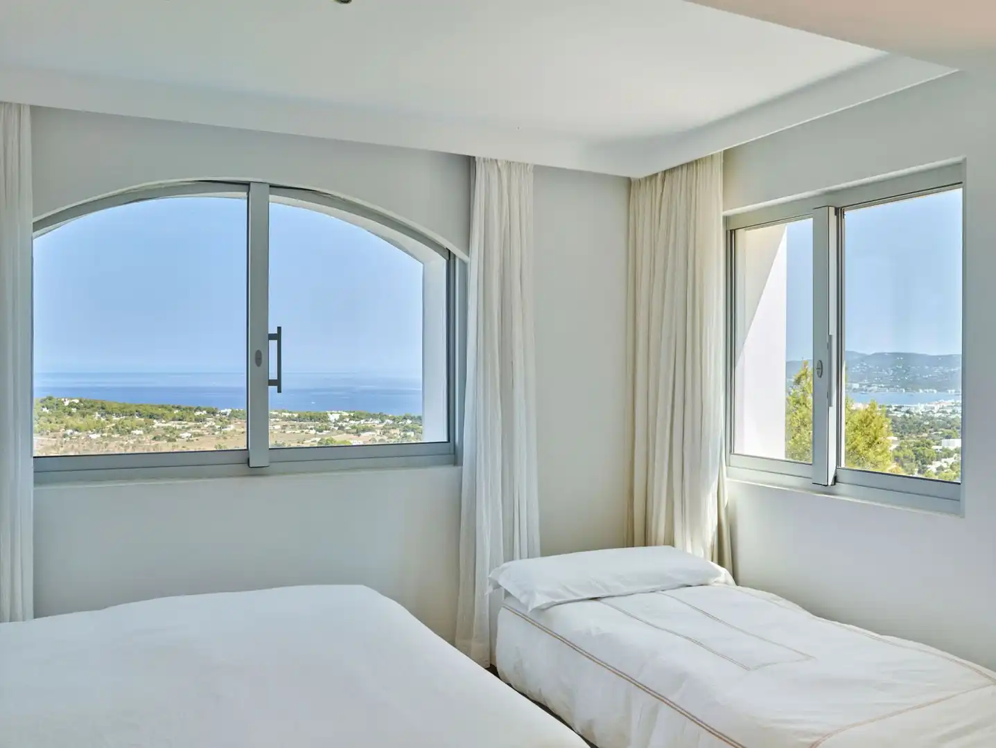 Habitación de Casa o chalet en venta en Sant Josep de sa Talaia con Aire acondicionado, Calefacción y Jardín privado