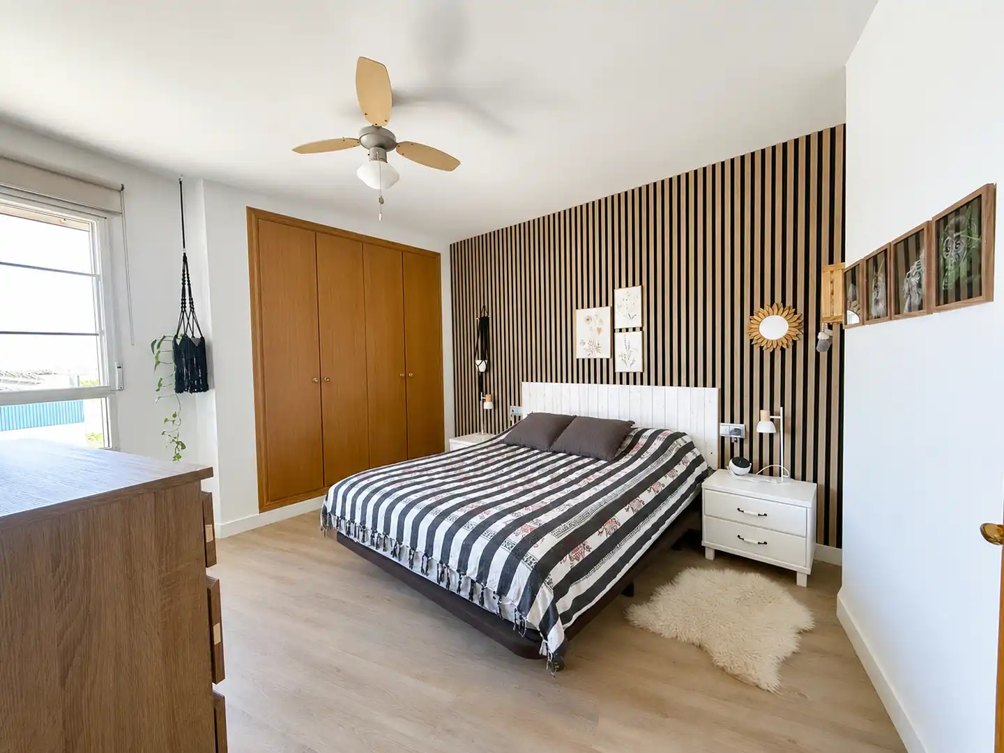 Bedroom of Flat for sale in La Pobla de Vallbona  with Air Conditioner, Furnished and Oven