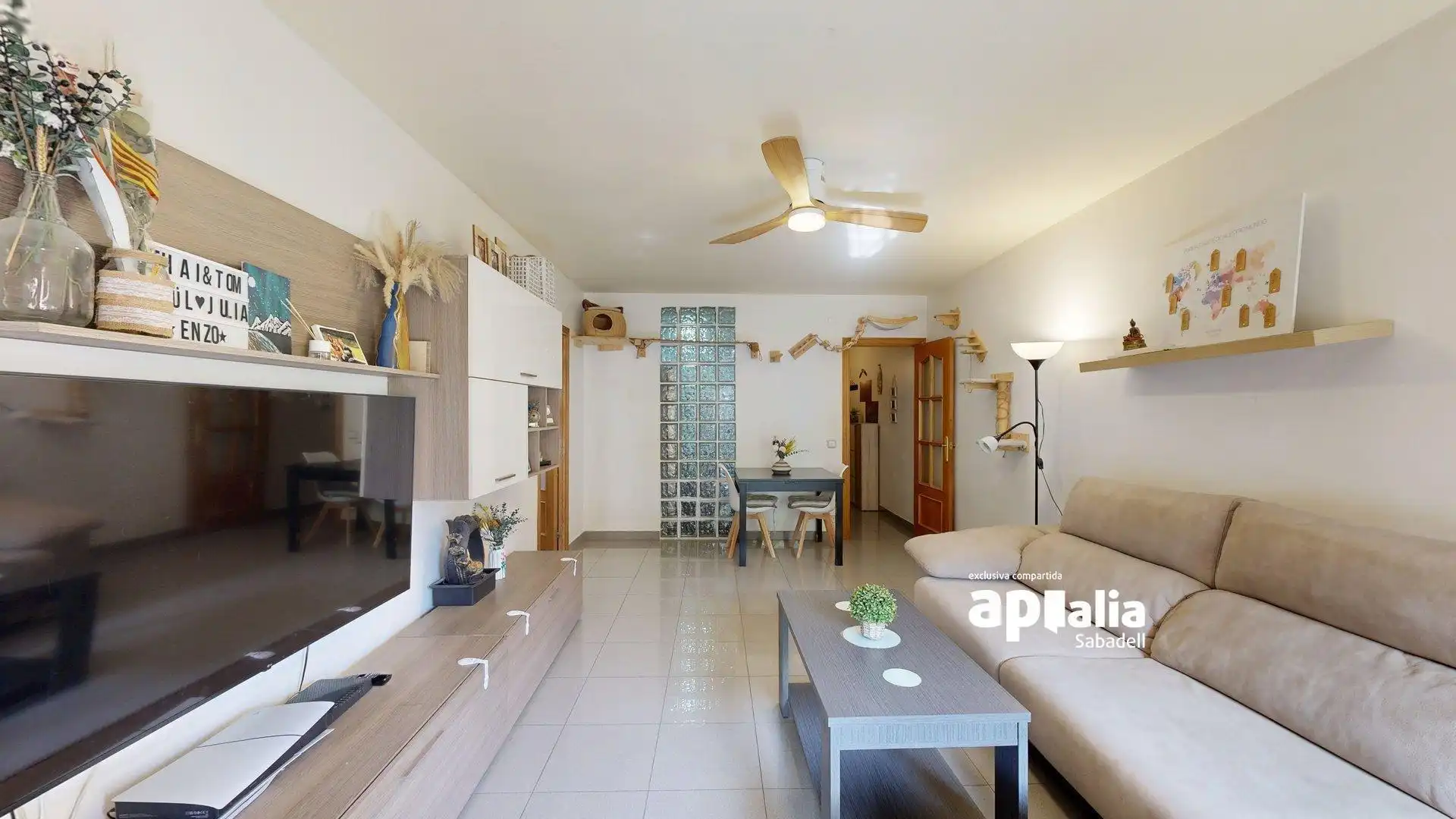 Wohnzimmer von Wohnung zum Verkauf in Barberà del Vallès mit Klimaanlage, Heizung und Balkon