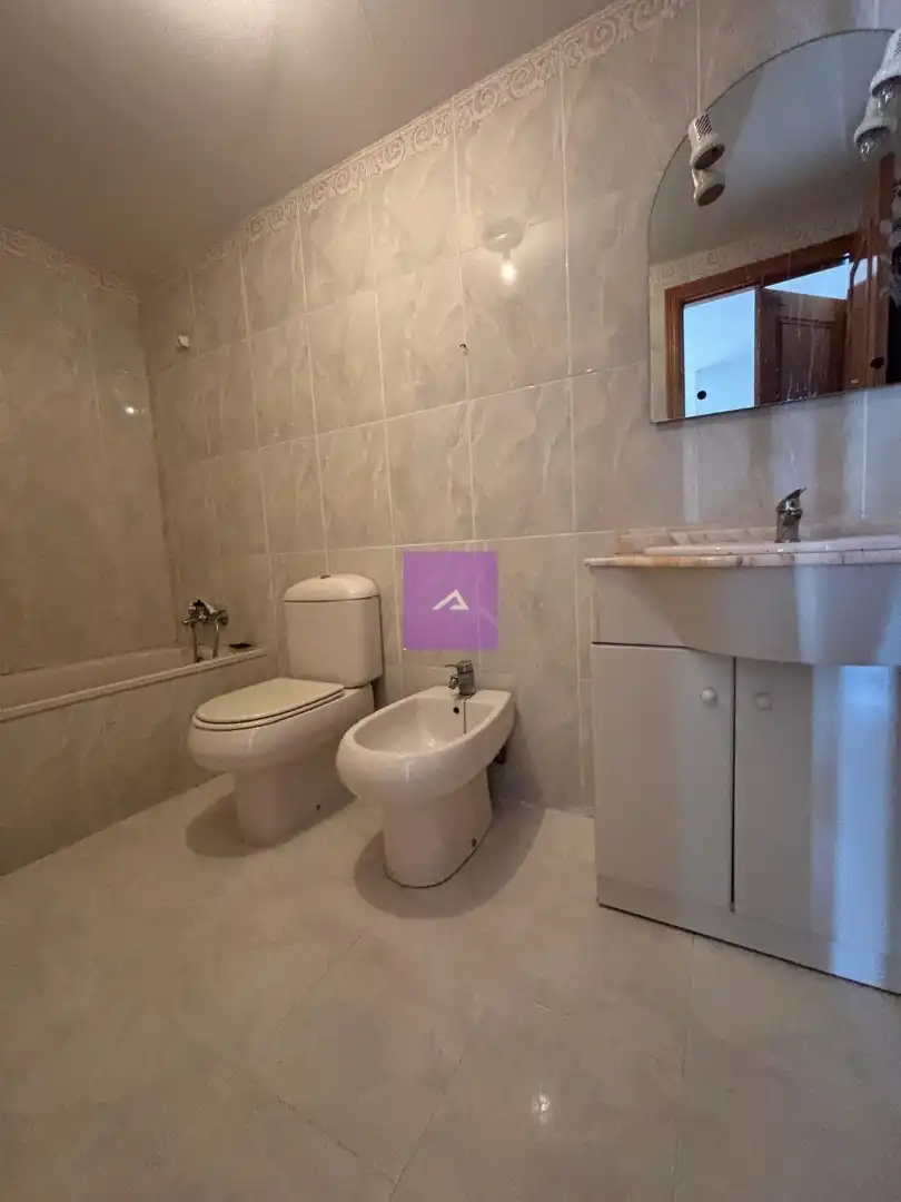 Baño de Piso en venta en Albal con Terraza y Balcón