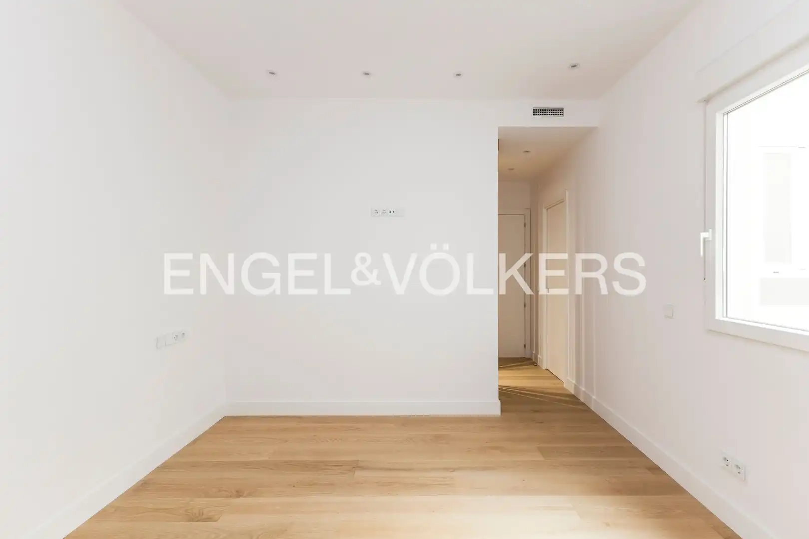 Wohnung zum Verkauf in Madrid mit Klimaanlage und Heizung