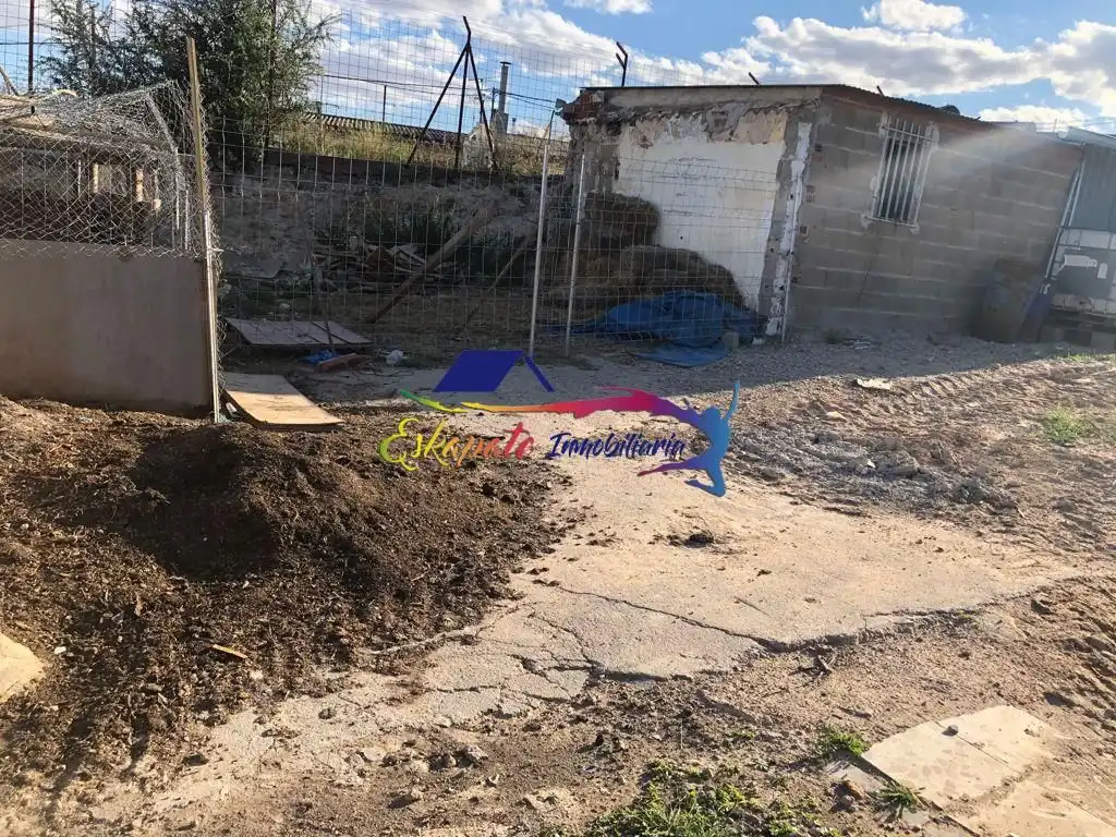 Terreno residenziale in vendita a Calle Pino 3