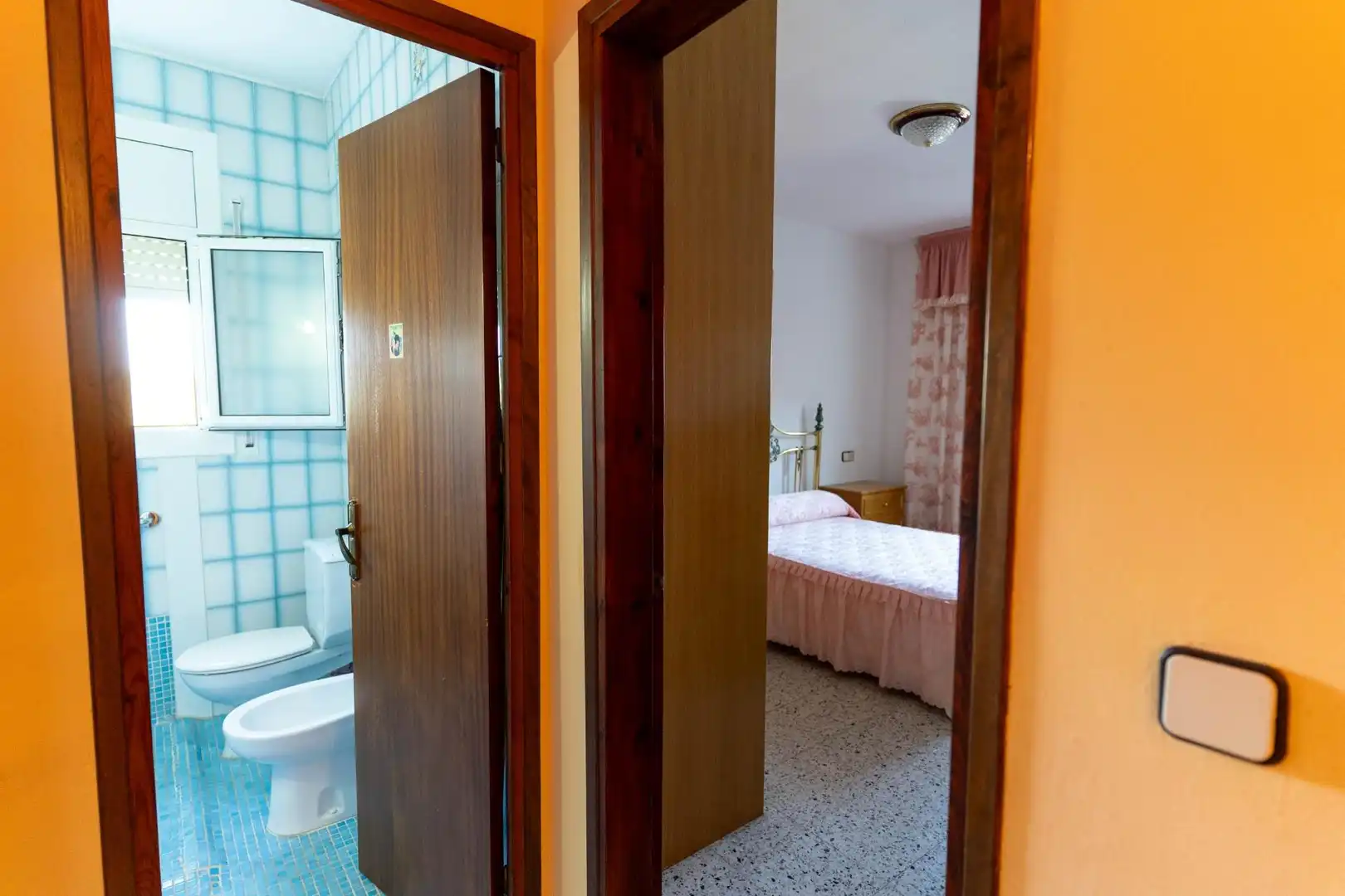 Habitación de Casa o chalet en venta en Olesa de Montserrat con Calefacción, Trastero y Piscina