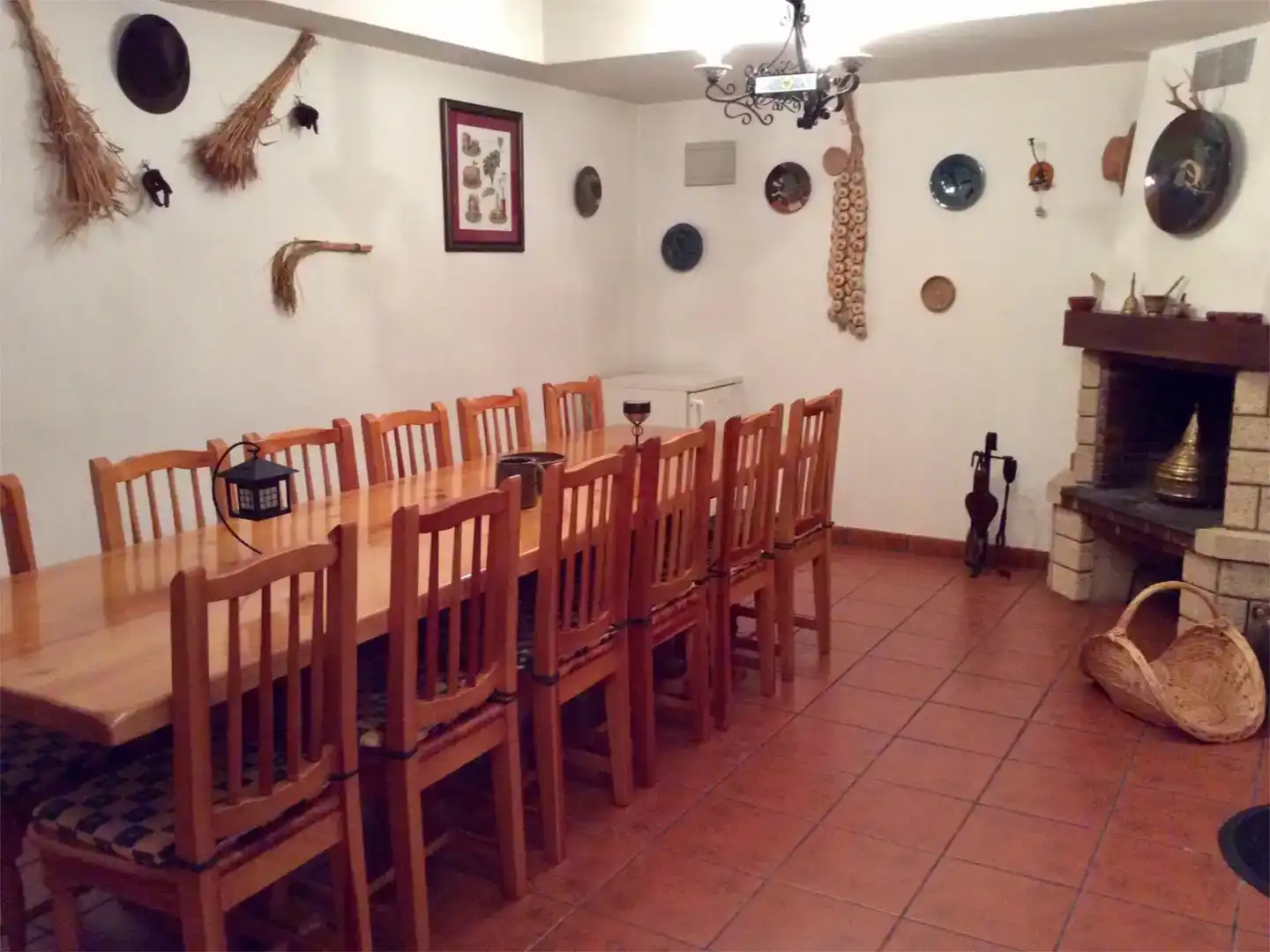 Menjador de Casa adosada en venda en Huesca amb Jardí privat, Parquet i Moblat