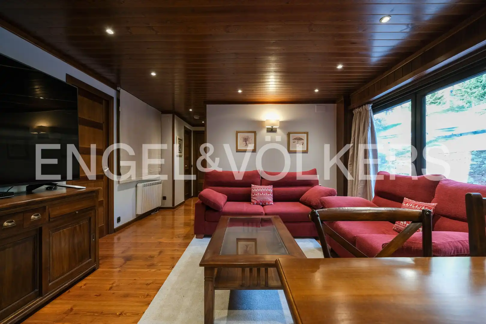 Sala de estar de Piso en venta en Naut Aran con Trastero y Balcón