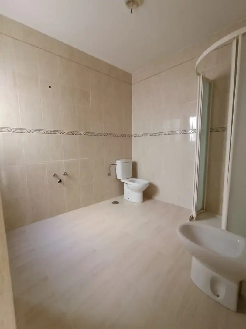 Badezimmer von Wohnung zum Verkauf in Los Yébenes