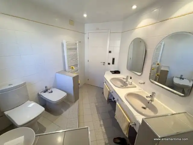 Bathroom of Detached homes for sale in Alboraya  with Air Conditioner, Parquet flooring and Terrace