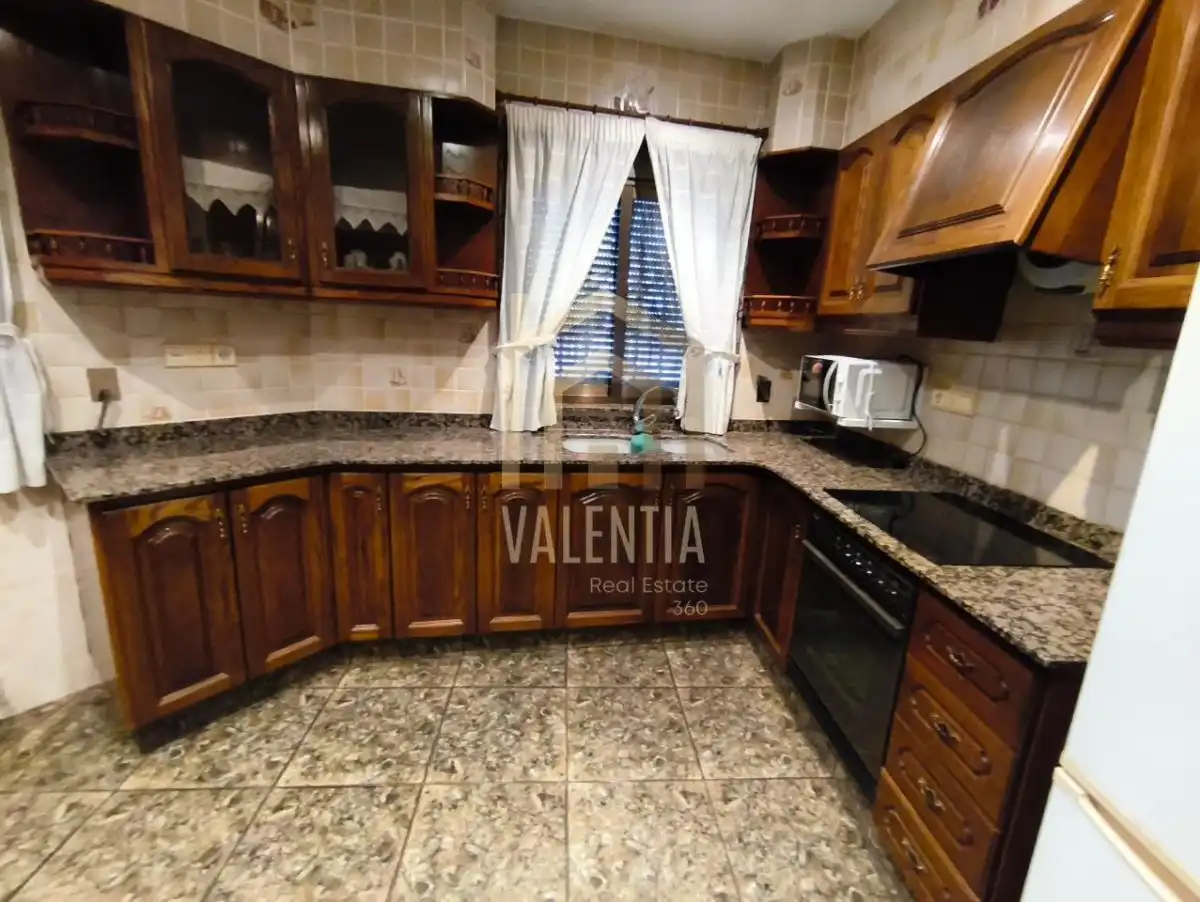 Cuina de Casa o xalet en venda en Alginet amb Moblat i Alarma