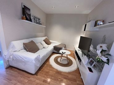 Casa pareada con jardín en venta en Calle Tordesillas 18