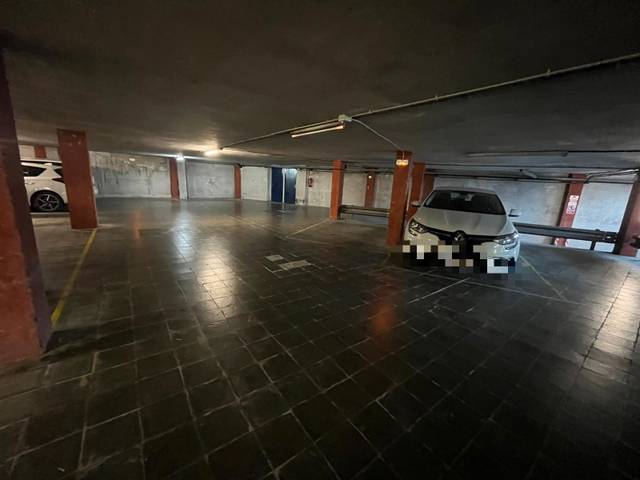 Garaje en Alquiler en Carrer del Bisbe Morgades en Centre