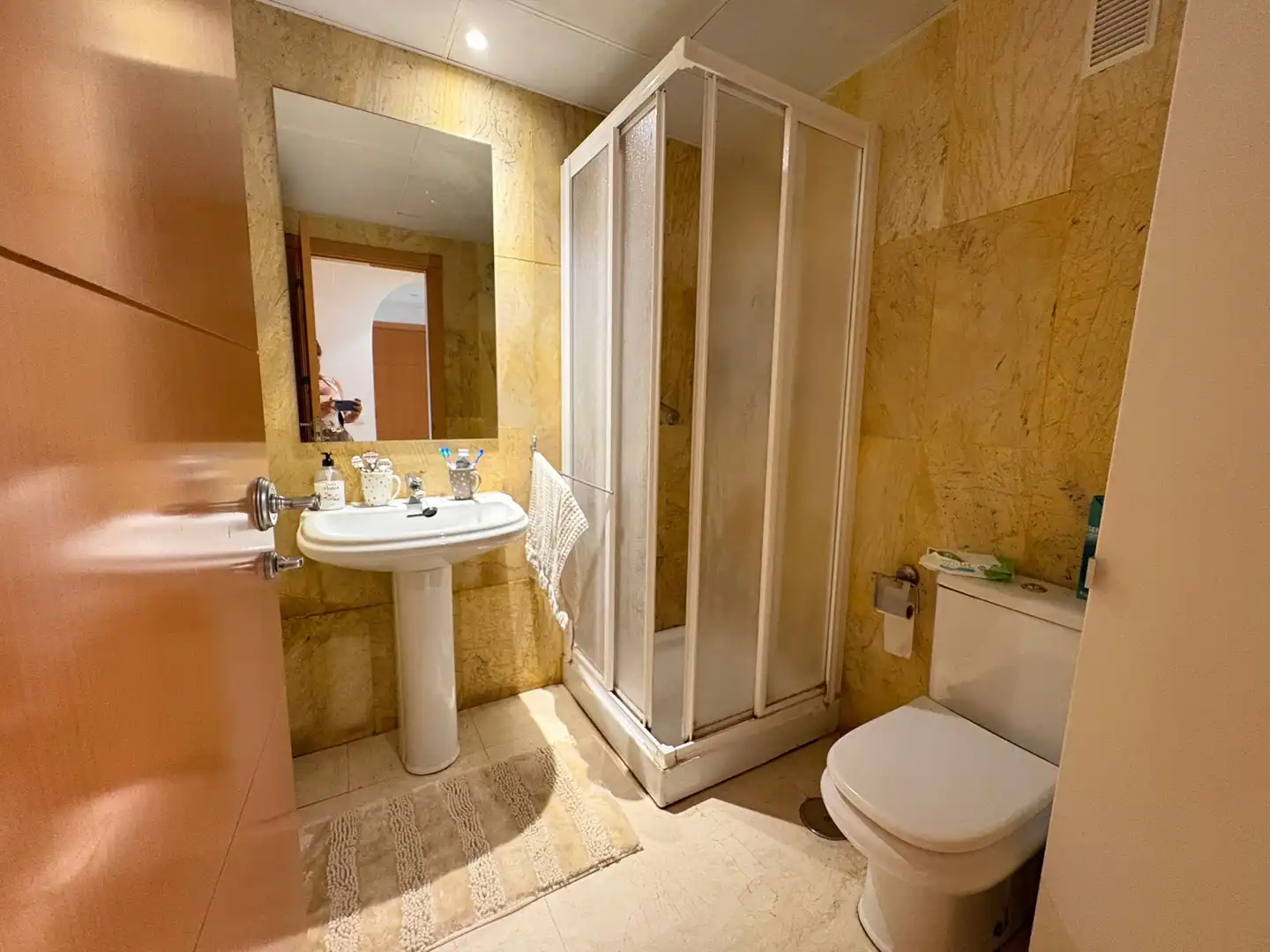Badezimmer von Erdgeschoss zum Verkauf in Benalmádena mit Terrasse, Möbliert und Gemeinschaftspool