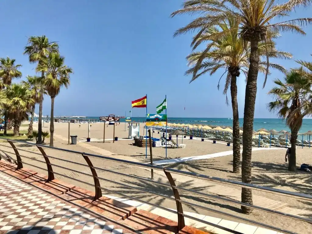 Außenansicht von Wohnung zum Verkauf in Benalmádena mit Klimaanlage und Balkon