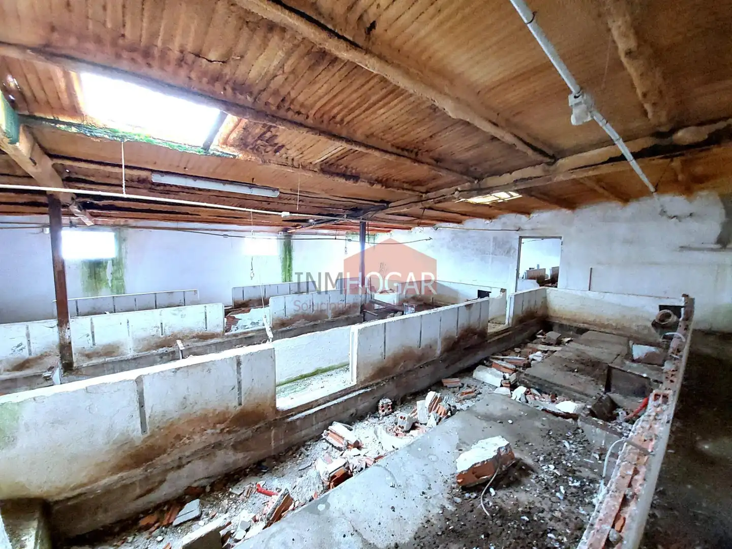 Industrial buildings for sale in Adanero