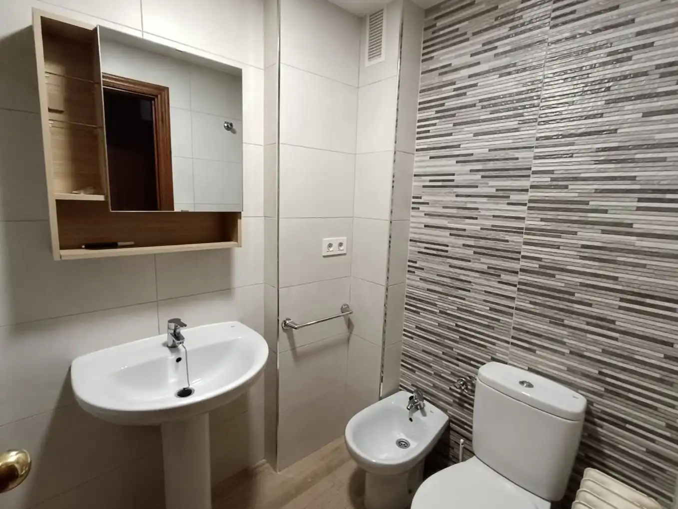 Baño de Piso de alquiler en Genil