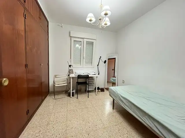 Schlafzimmer von Wohnung zur Miete in Sevilla mit Klimaanlage, Terrasse und Möbliert