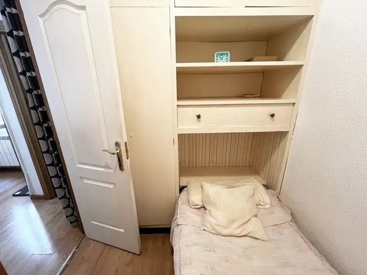 Bedroom of Flat for sale in Madrid  with Air Conditioner, Heating and Parquet flooring