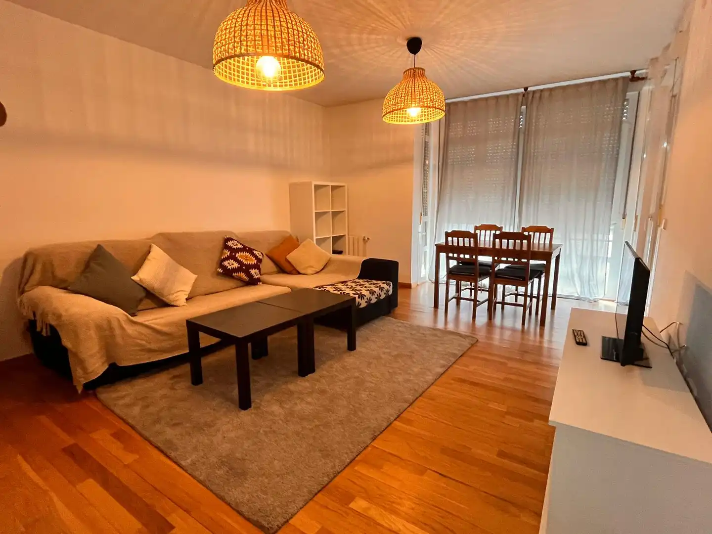 Sala de estar de Apartamento en venta en Villanueva de la Cañada con Aire acondicionado, Calefacción y Parquet