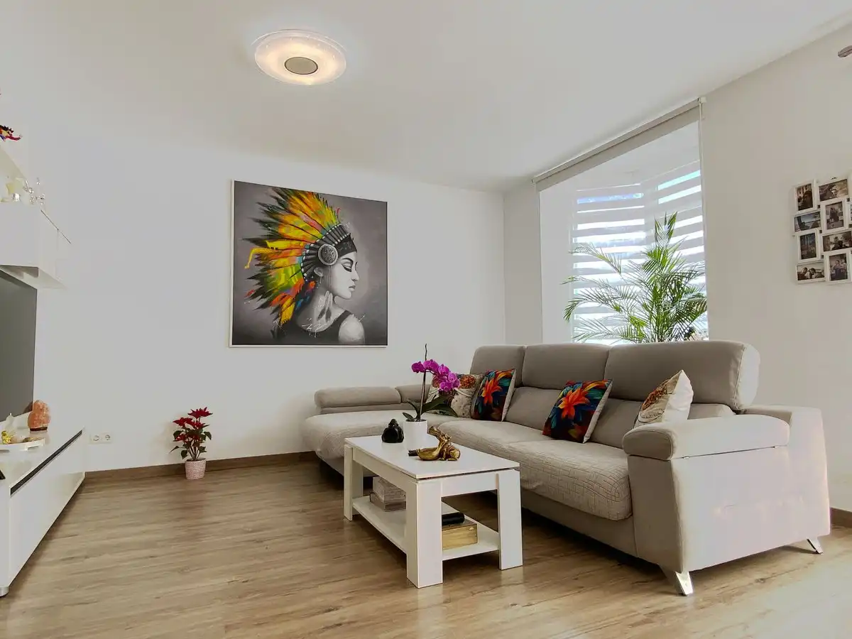 Sala de estar de Casa adosada en venta en Estepona con Aire acondicionado, Terraza y Trastero