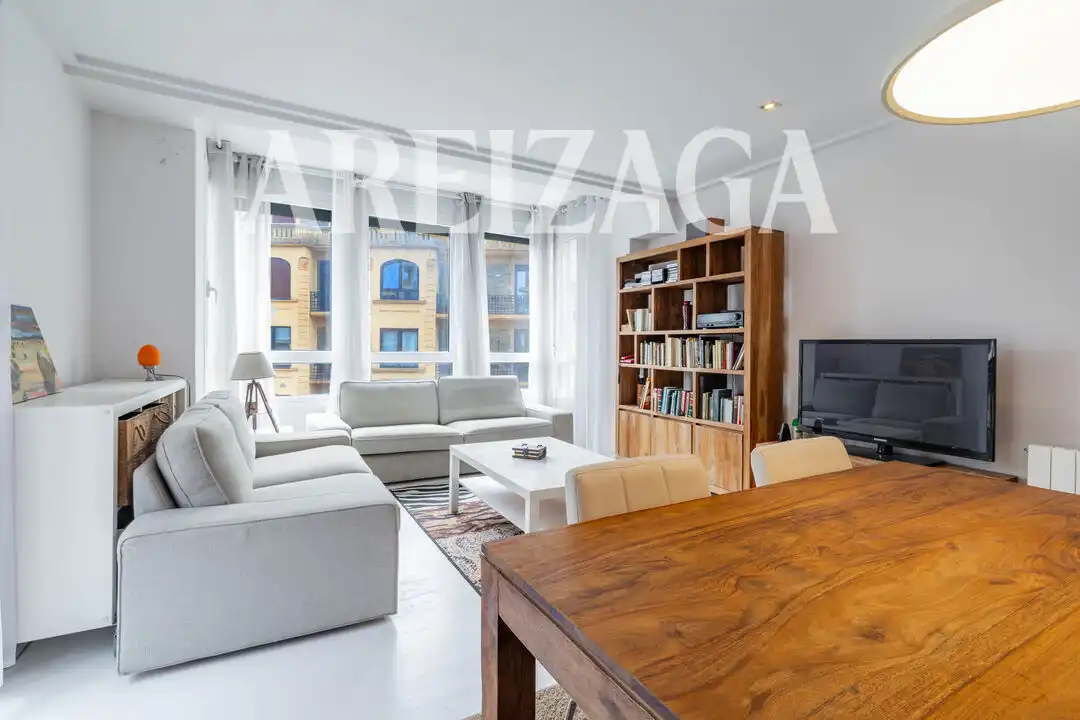 Piso con terraza en venta en Calle Padre Larroca 1, imagen 2