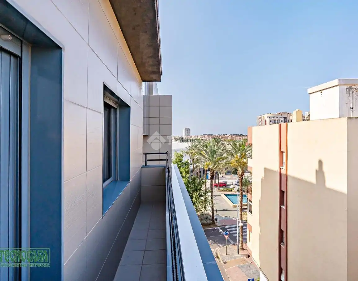 Terraza de Ático en venta en El Ejido con Aire acondicionado, Parquet y Balcón