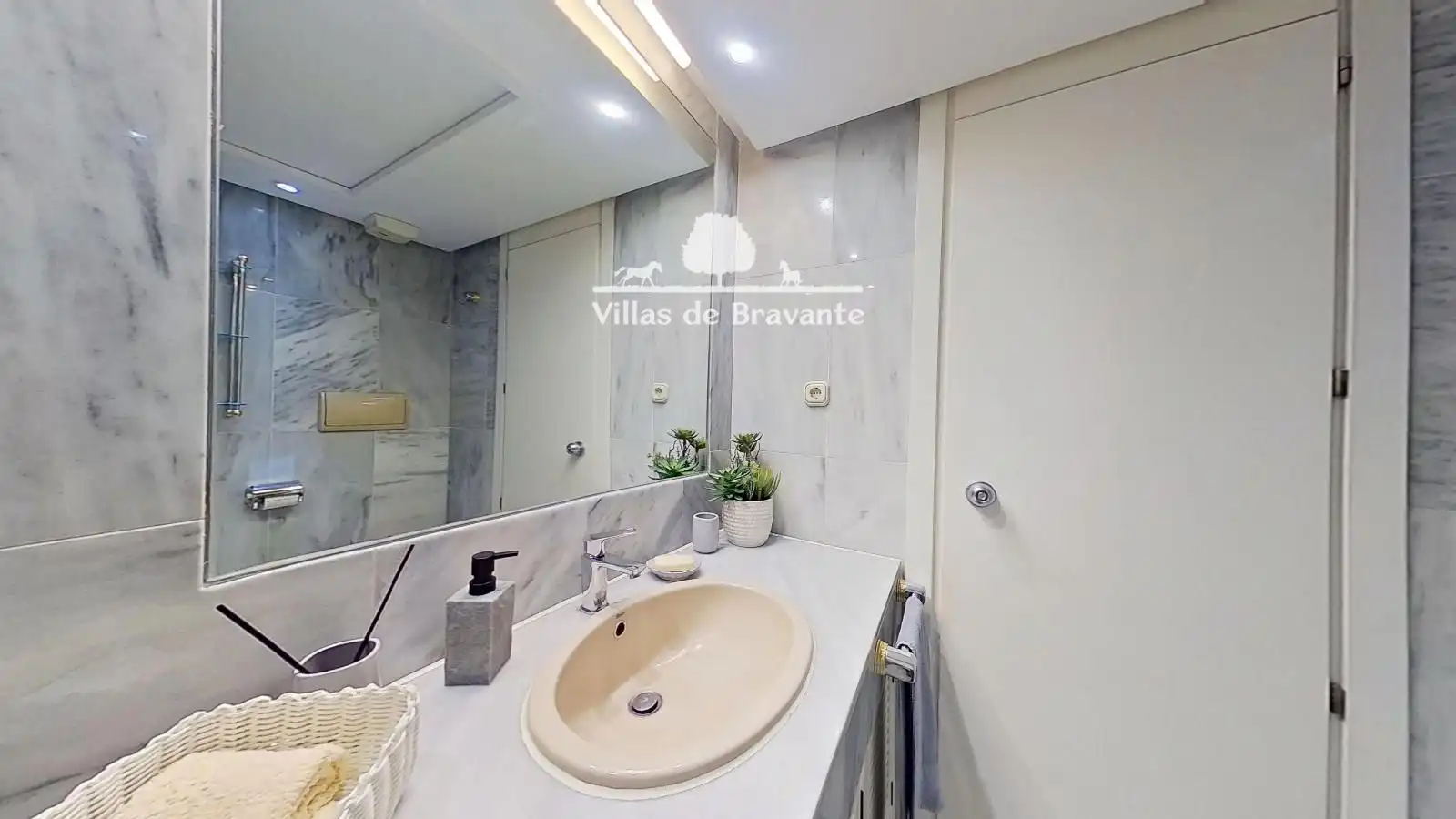 Baño de Dúplex en venta en Marbella con Aire acondicionado, Calefacción y Parquet