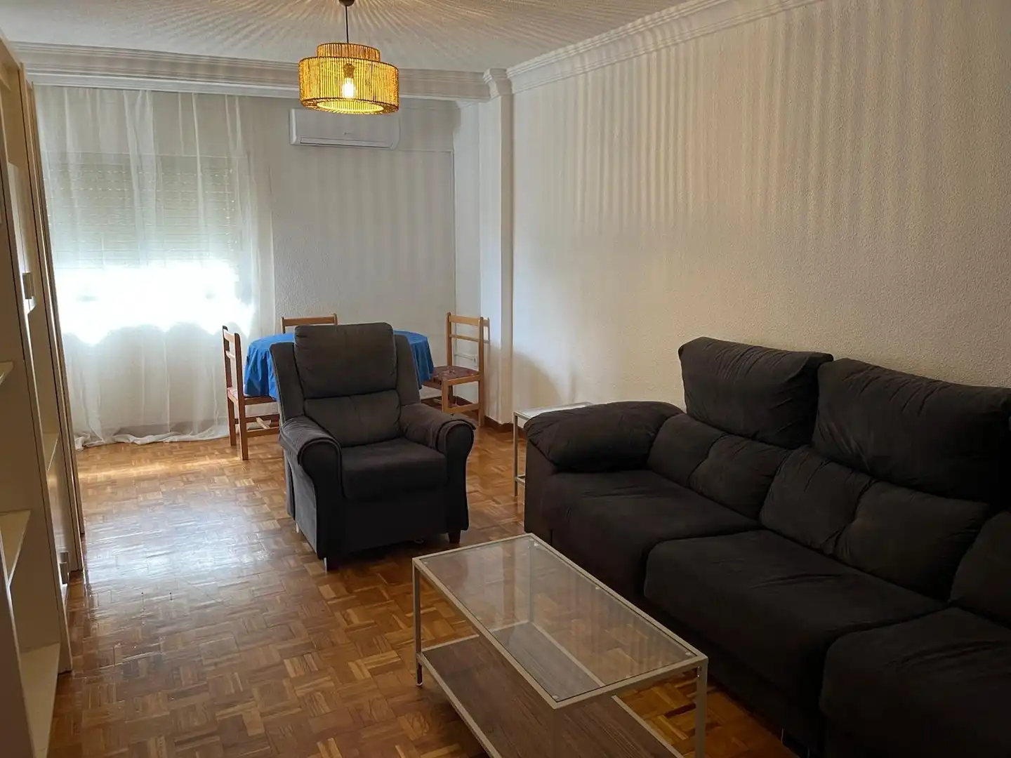 Living room of Flat for rent in Aranjuez  with Air Conditioner, Parquet flooring and Terrace