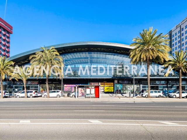 Local comercial en Alquiler en Avenida MENEDEZ PIDAL, 13 en Barrio de Campanar