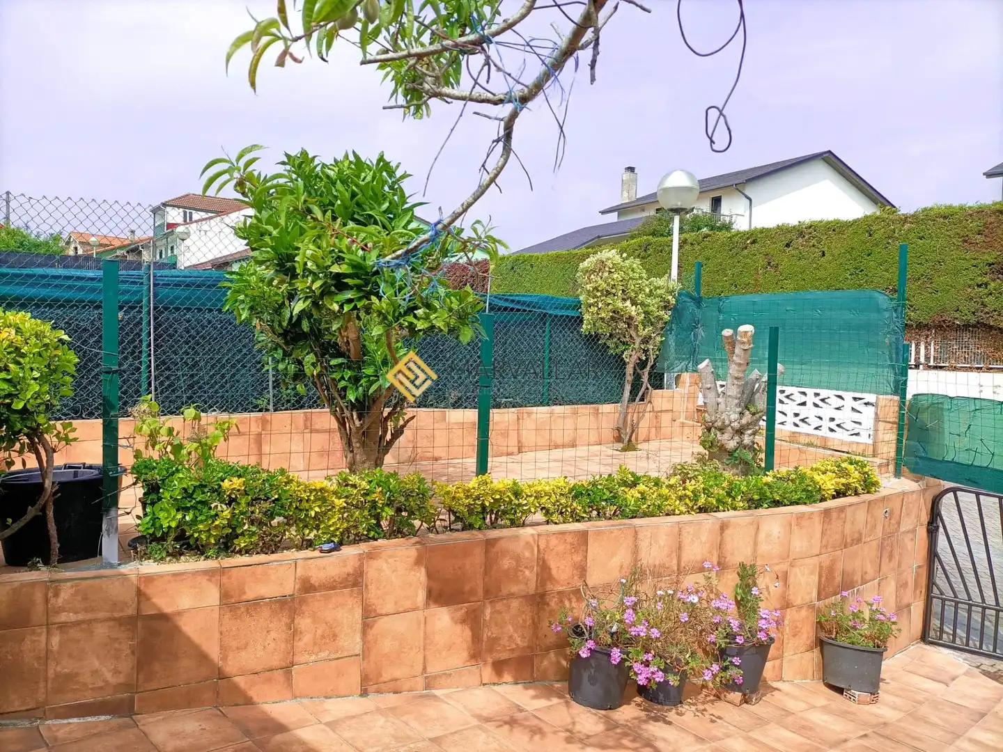 Garden of Commercial properties for sale in Santa Cruz de Bezana
