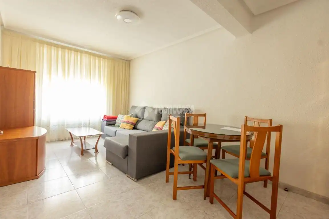 Wohnzimmer von Wohnung zur Miete in Garrido