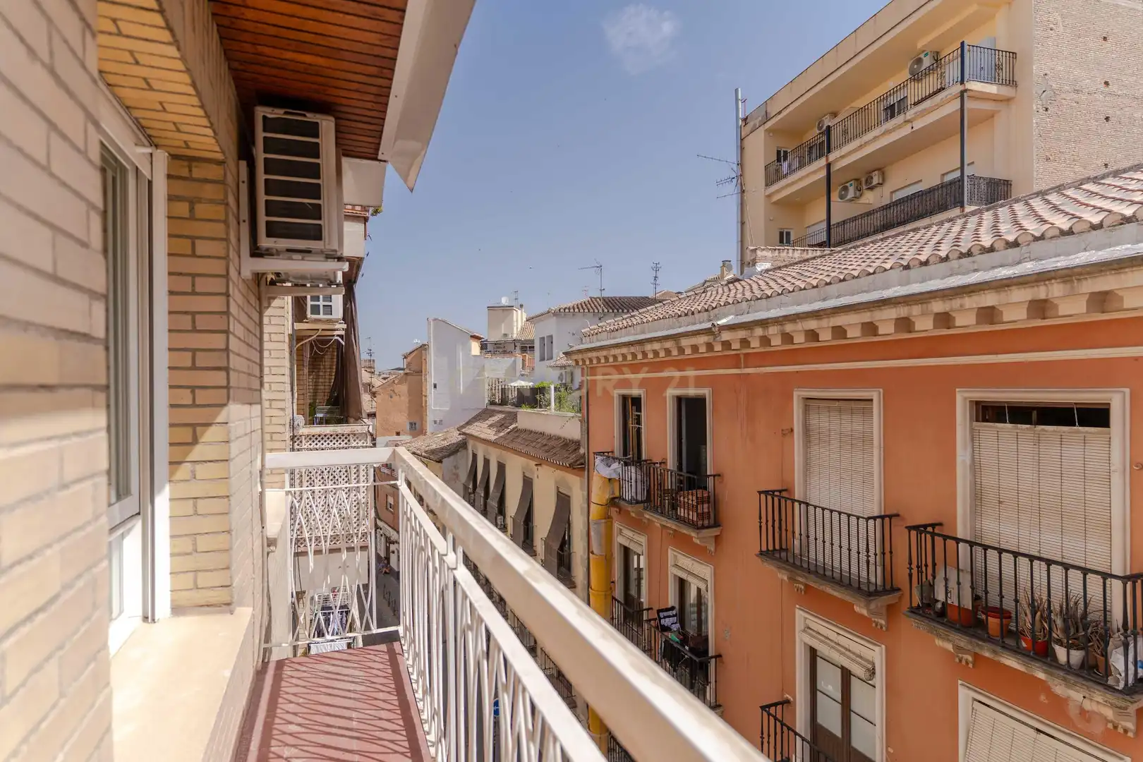 Terrassa de Pis en venda en Granada amb Aire condicionat