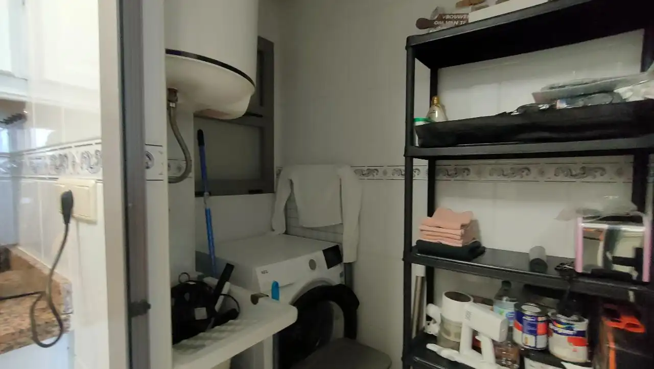 Baño de Apartamento en venta en Benidorm con Aire acondicionado y Piscina comunitaria
