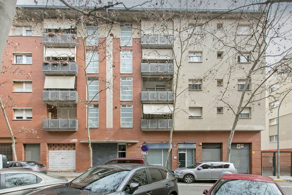 Vista exterior de Pis en venda en Terrassa