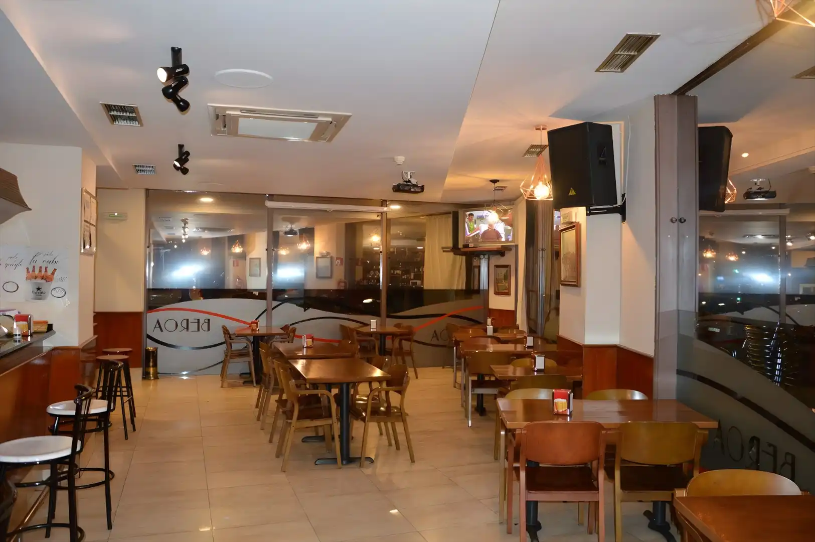 Local comercial en traspaso en Rochapea, imagen 4