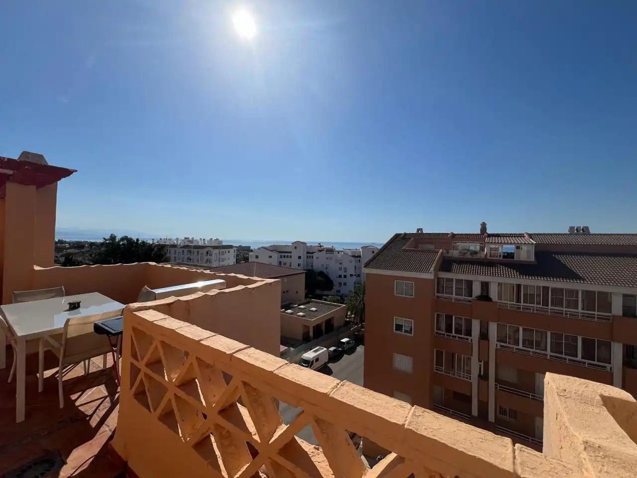 Vista exterior de Ático de alquiler en Benalmádena con Aire acondicionado, Terraza y Trastero