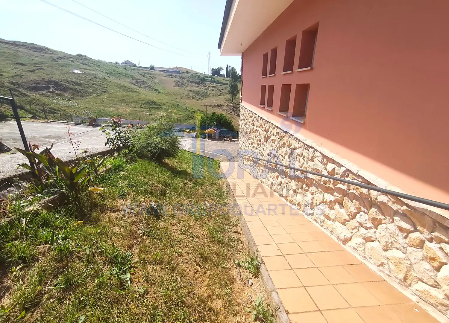 Vista exterior de Casa o xalet en venda en Siero amb Calefacció, Jardí privat i Parquet