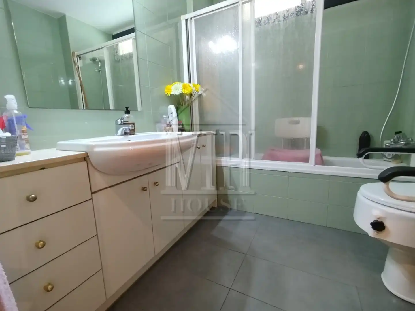 Bathroom of Flat for sale in Badalona  with Heating, Storage room and Furnished