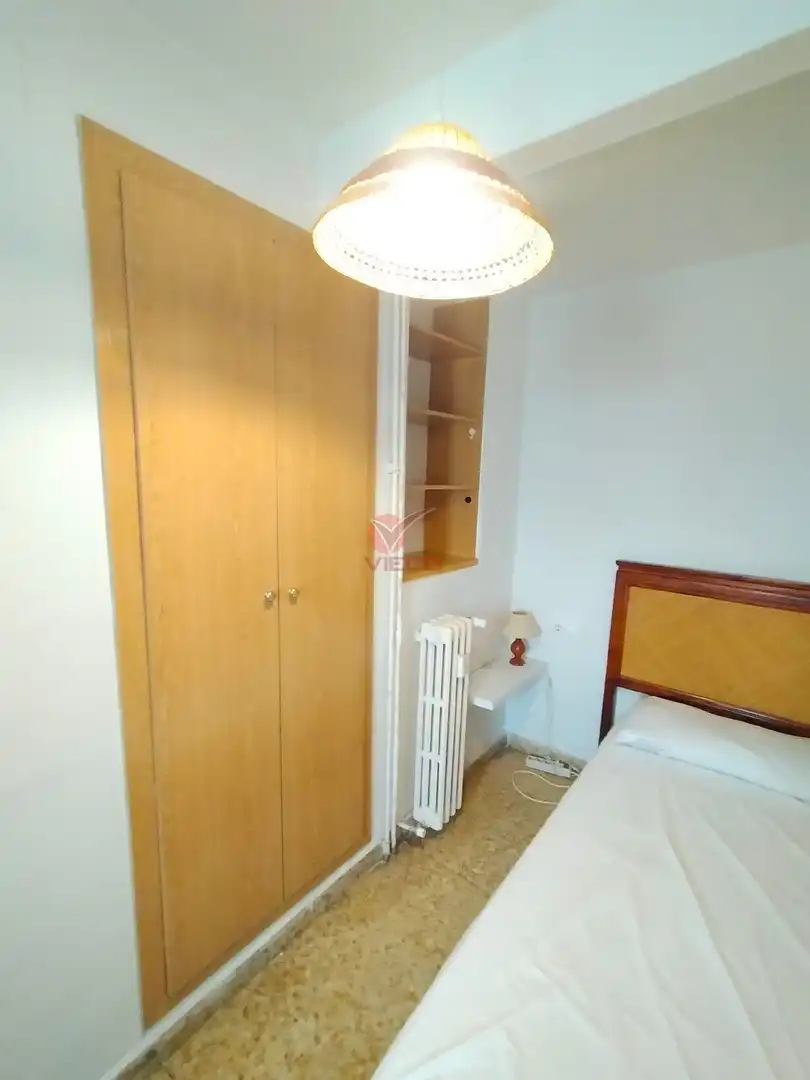 Habitación de Piso de alquiler en Cuenca con Calefacción, Terraza y Amueblado