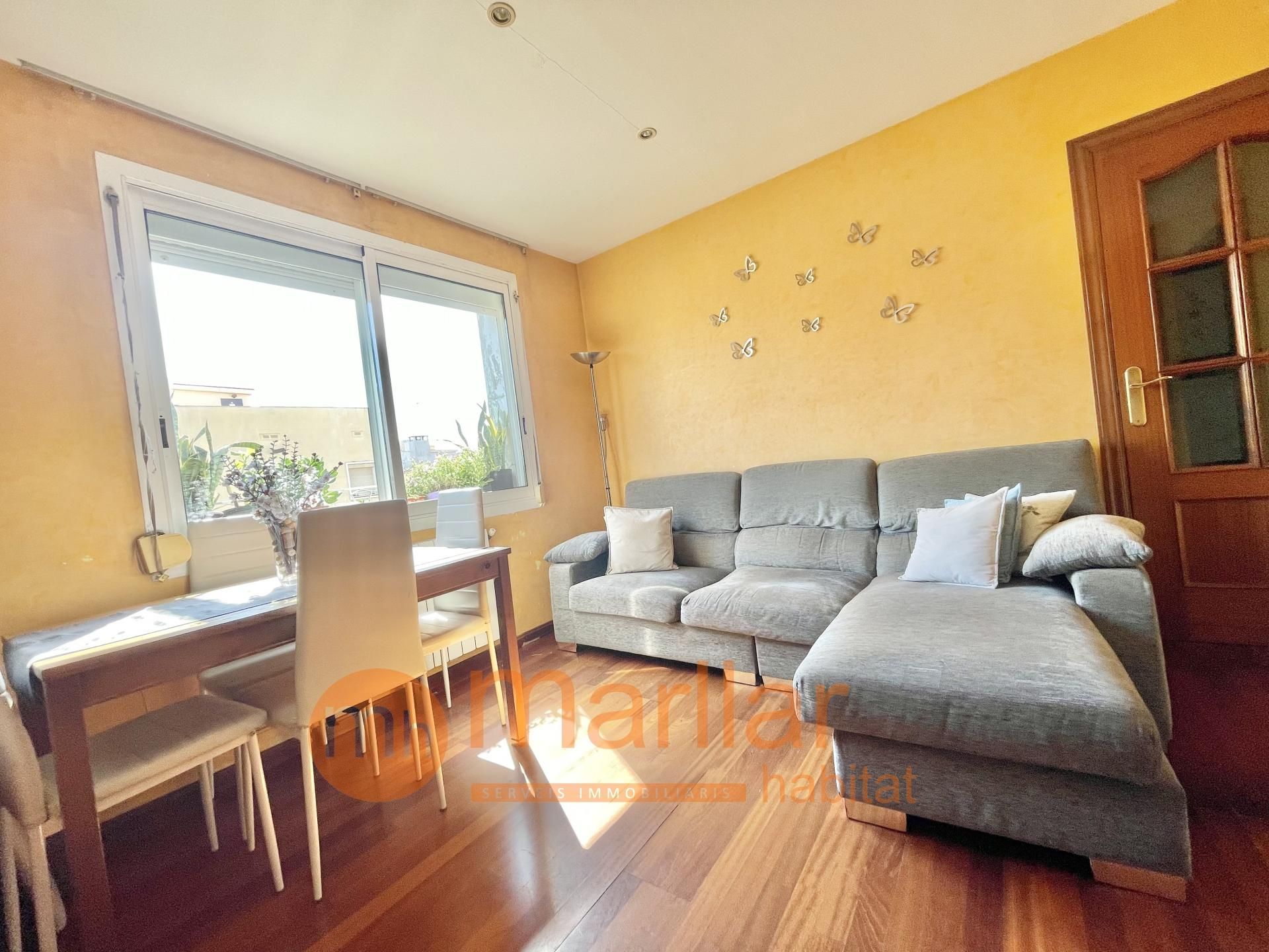 Exterior view of Flat for sale in  Barcelona Capital  with Heating