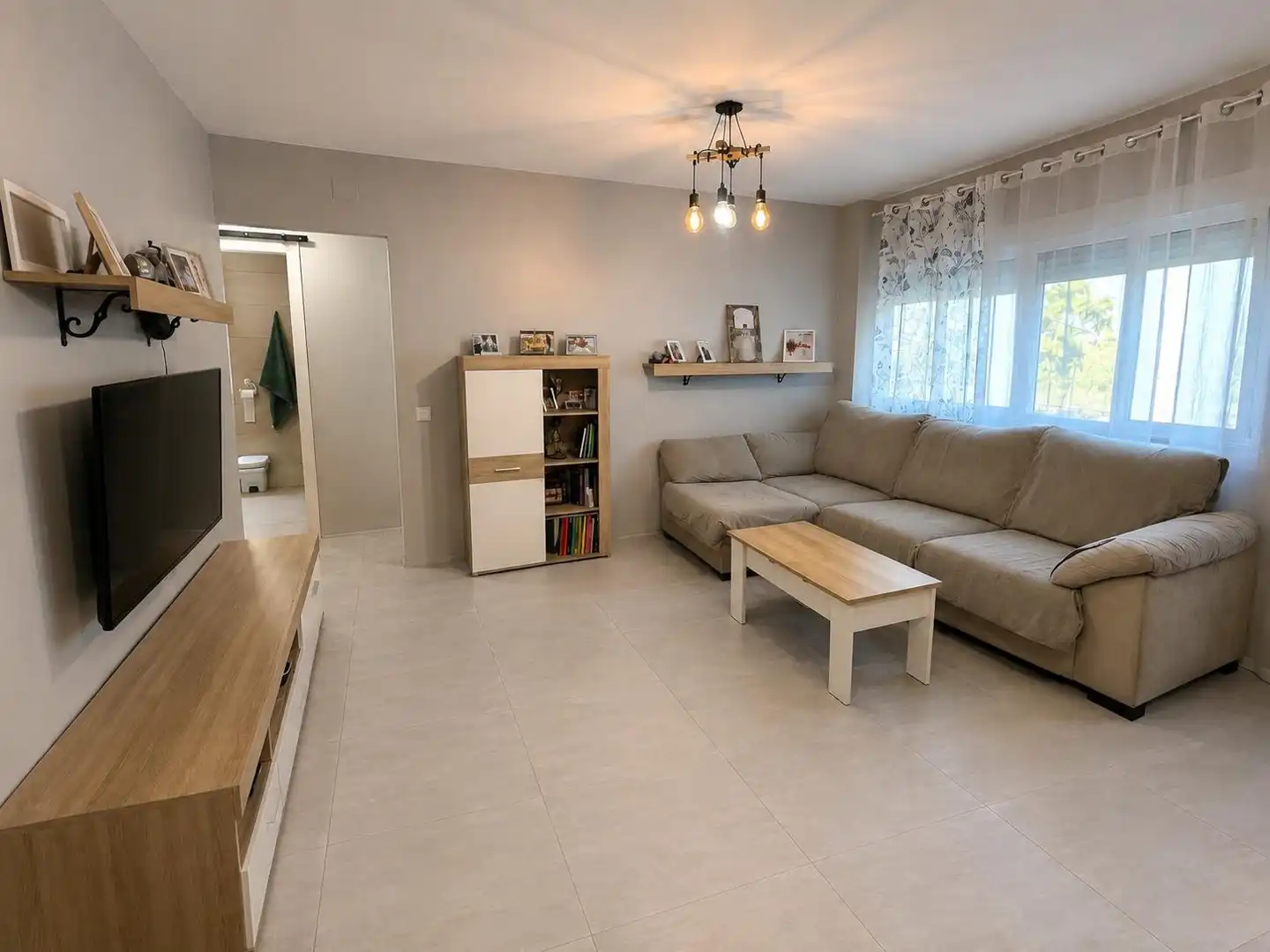 Sala de estar de Piso en venta en La Línea de la Concepción con Trastero