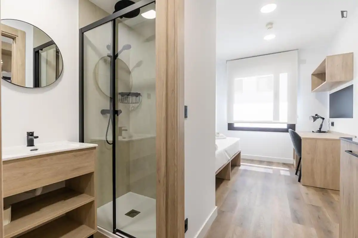 Bathroom of Flat for rent in Madrid  with Furnished