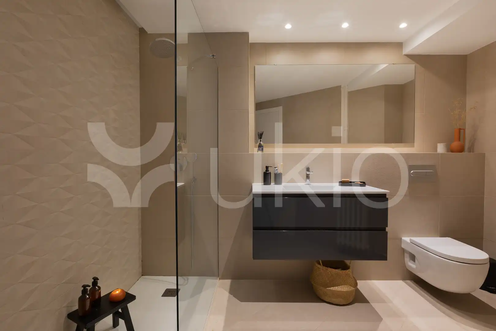 Badezimmer von Wohnungen zur Miete in Barcelona mit Klimaanlage, Terrasse und Möbliert