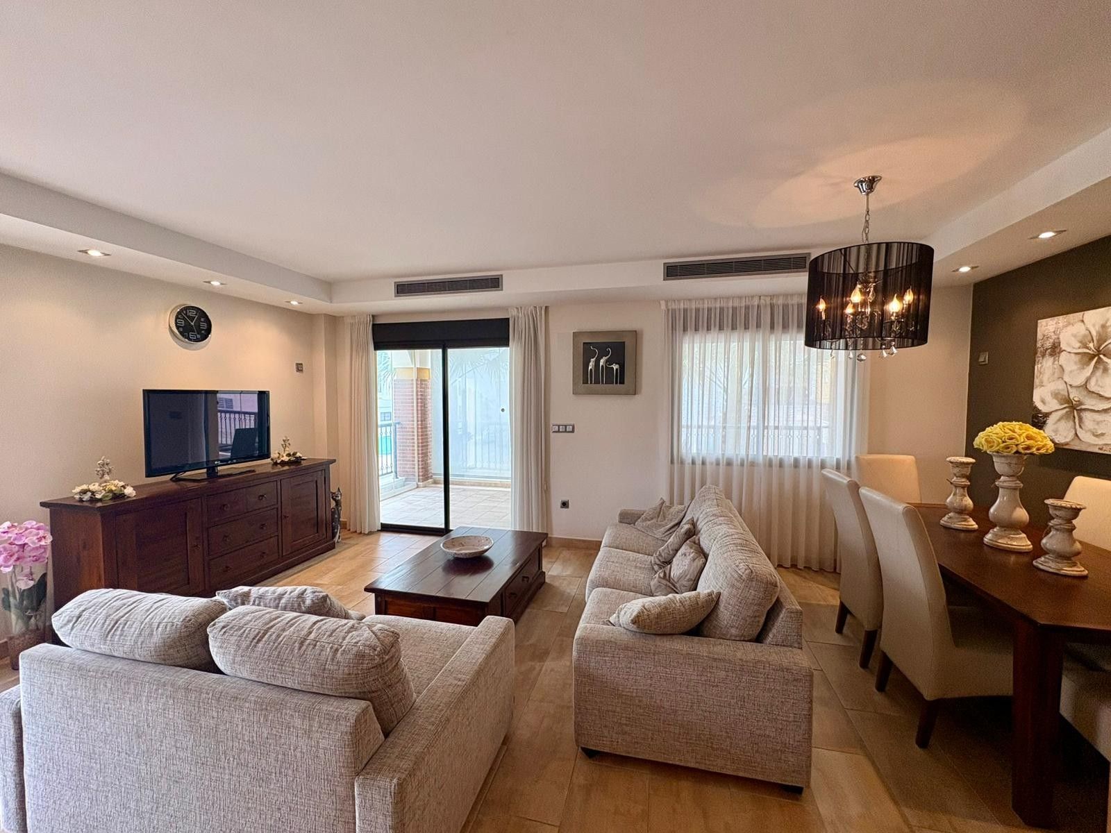 Living room of Flat for sale in Guardamar del Segura  with Air Conditioner, Terrace and Storage room