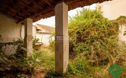 Casa adosada en venda en Pinos Puente amb Jardí privat