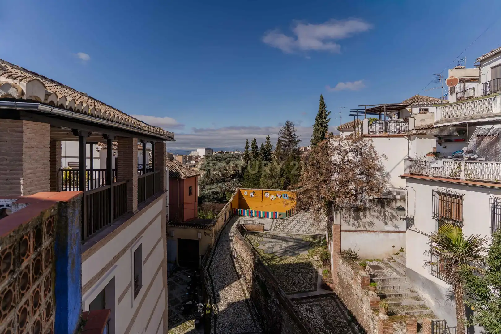 Exterior view of Houses for sale in Granada  with Balcony