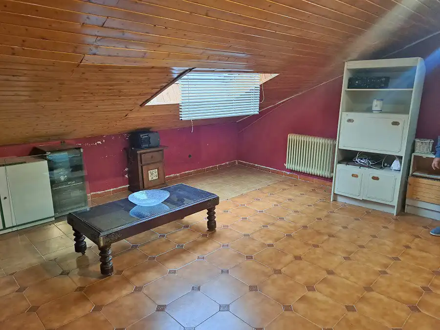 Haus oder Chalet zum Verkauf in Navalagamella mit Heizung, Privatgarten und Parkett
