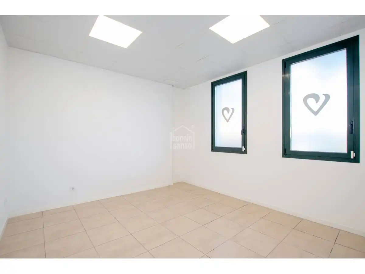 Commercial properties for sale in Centre Històric